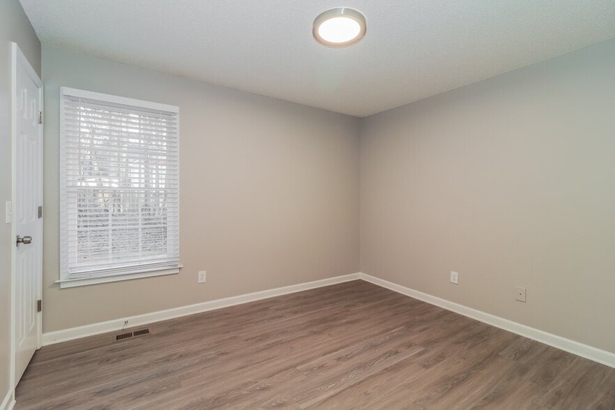Building Photo - 55 Broadlands Dr