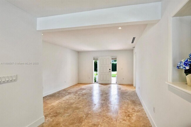 Building Photo - 255 Ridgewood Rd