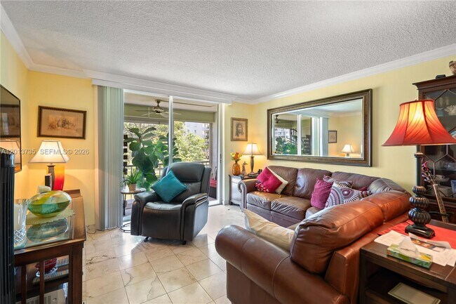 Building Photo - 2851 Leonard Dr