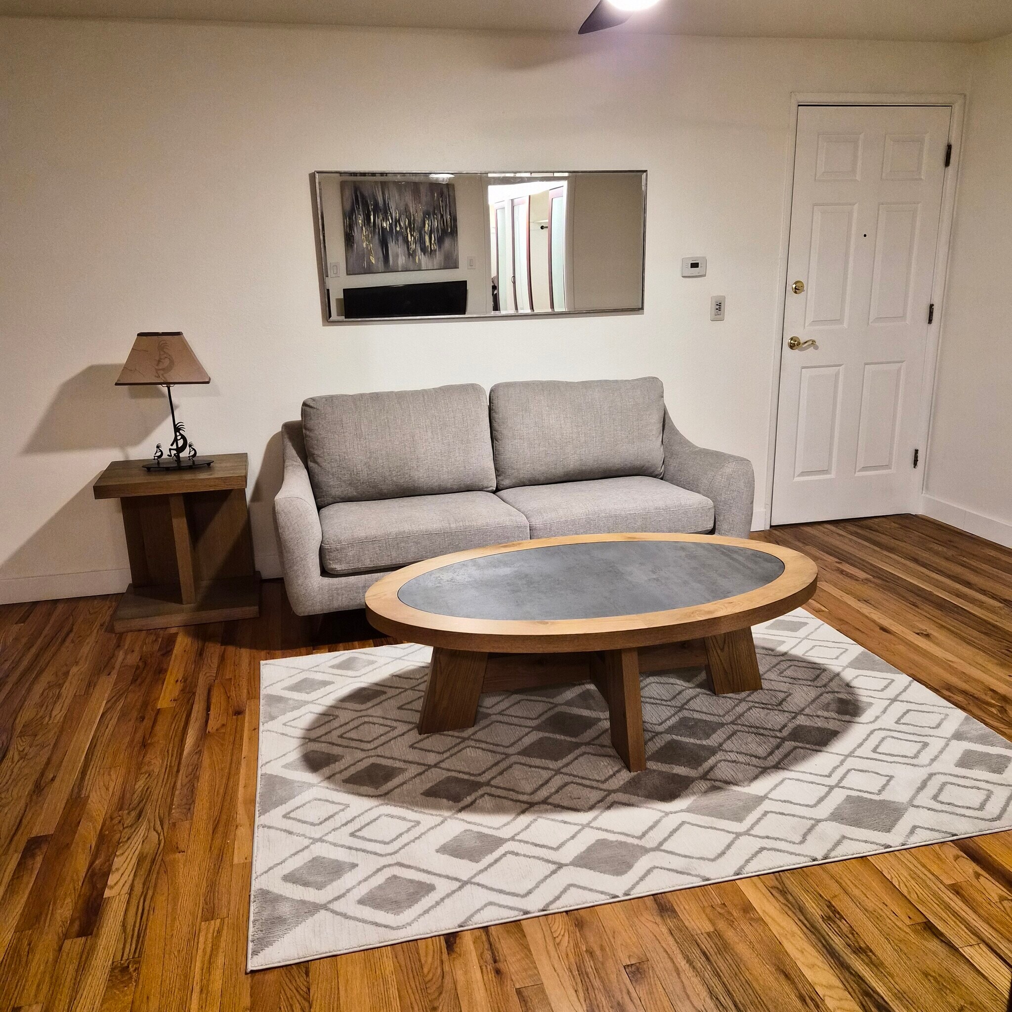 Building Photo - 985 N Corona St