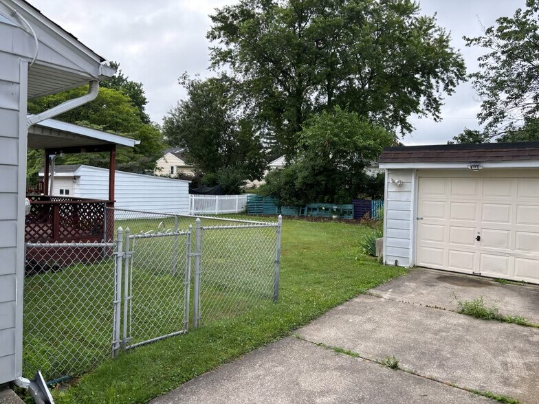 Building Photo - 435 E 36th St