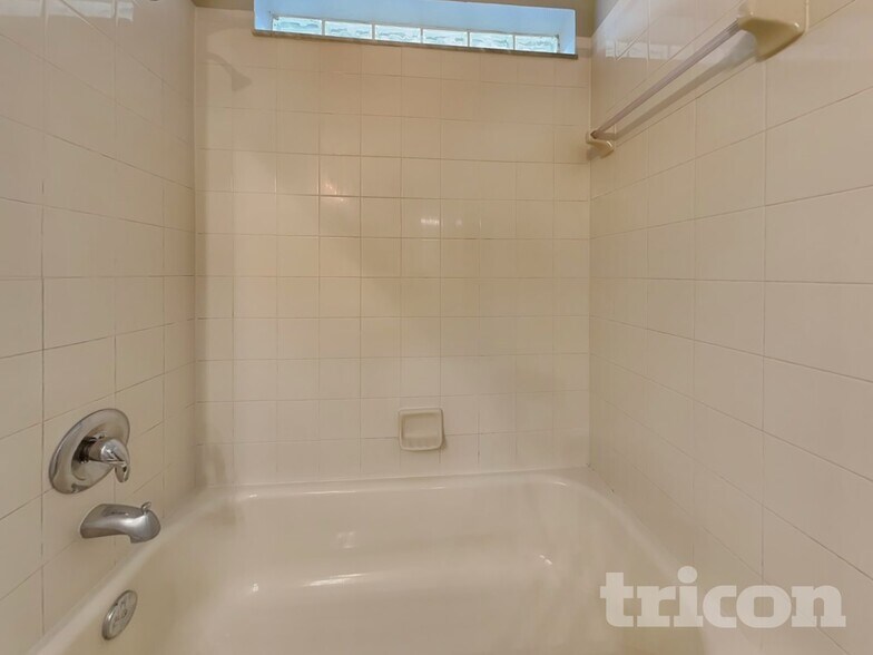 Building Photo - 7526 Oxford Garden Cir