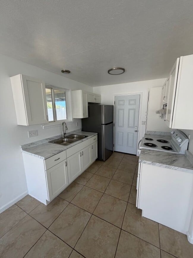 Building Photo - Cozy Kahului cottage