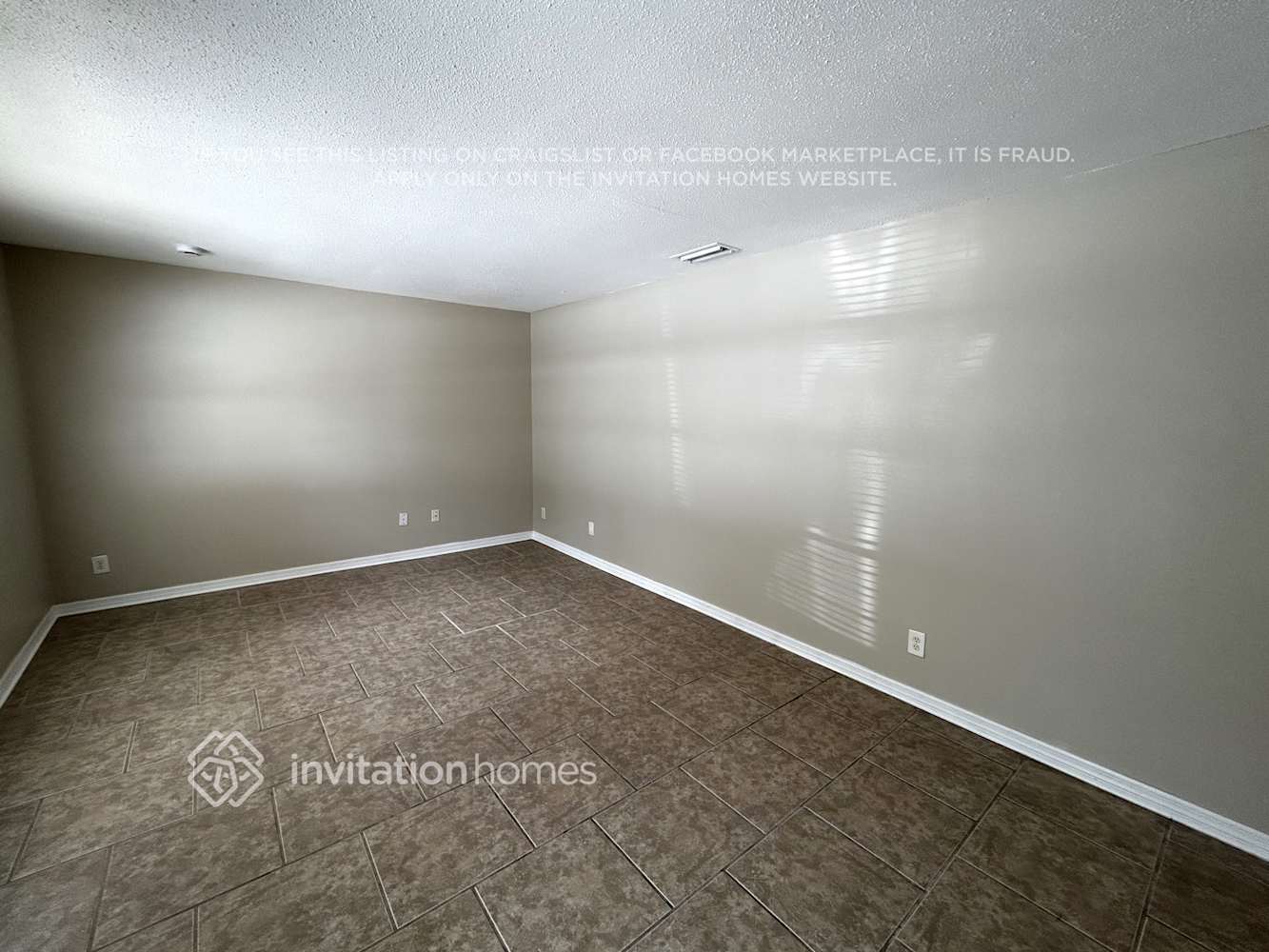 Building Photo - 2615 Roxie Ave