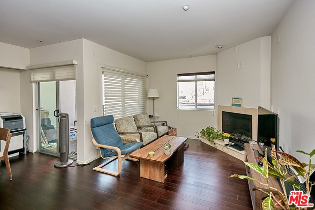 Building Photo - 733 S Manhattan Pl