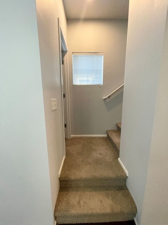 Building Photo - 3bd/3.5ba Bothell Townhouse