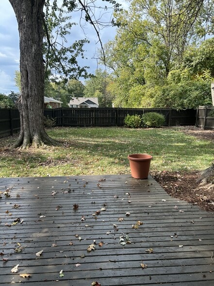 Building Photo - 9477 Highland Ave