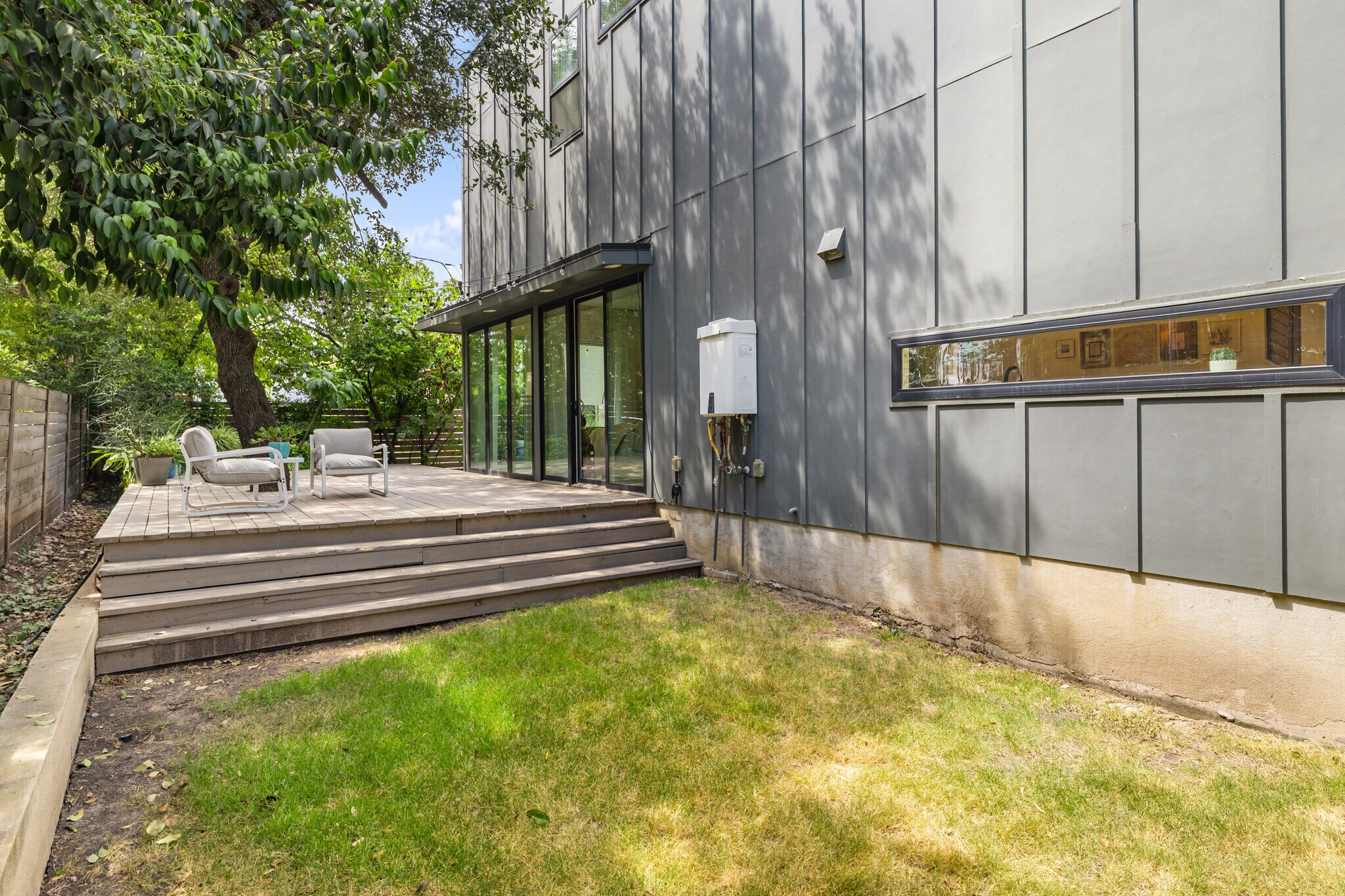 Building Photo - 6200 Hickman Ave