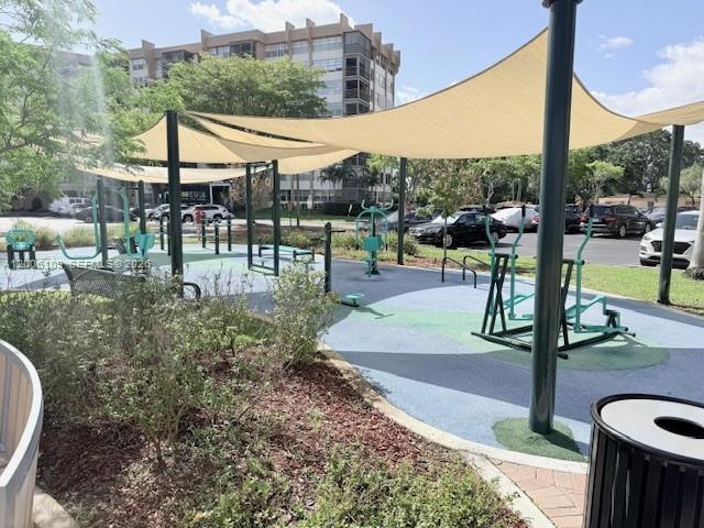 Building Photo - 1400 St Charles Pl