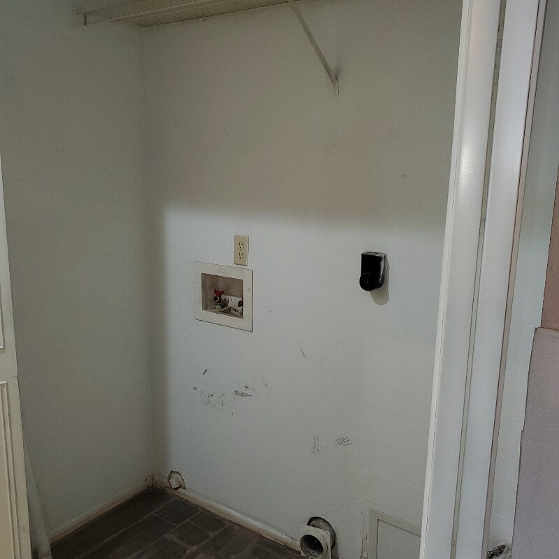 Building Photo - 7240 Parkside Villas Dr