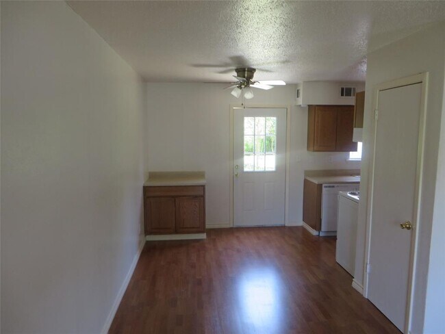 Building Photo - 4511 W Village Ct