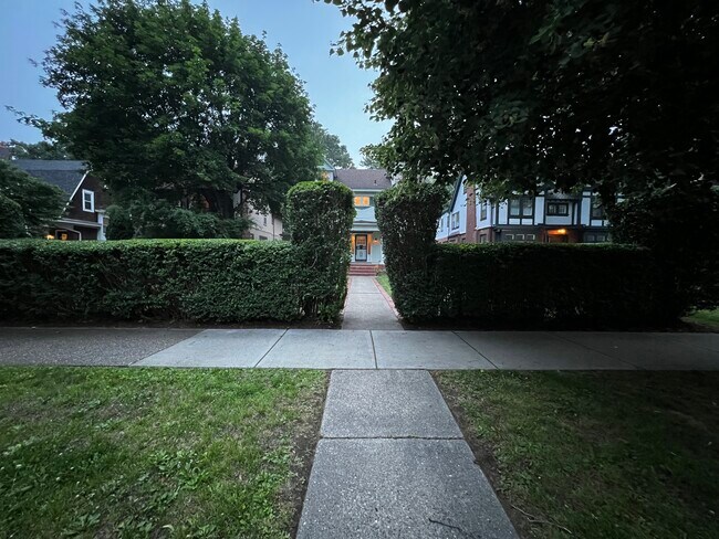 Building Photo - 2141 Seminole St