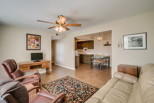 Building Photo - 460 N 64th Pl