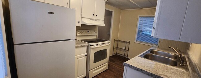 Building Photo - 1419 San Juline Cir