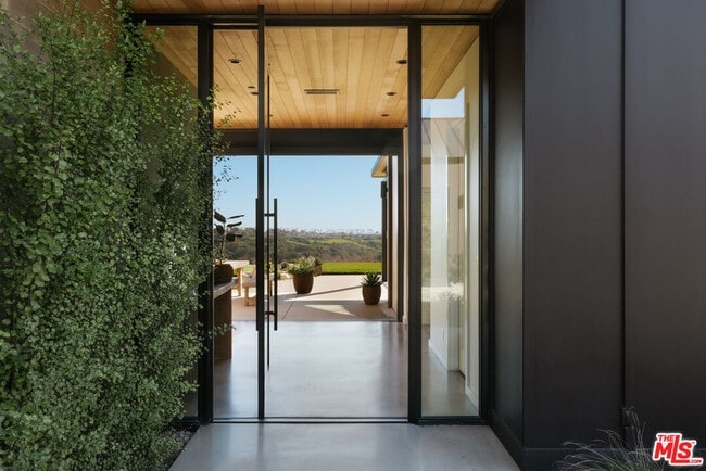 Building Photo - 5792 Calpine Dr