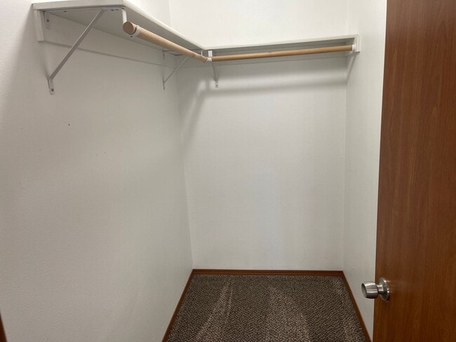 Building Photo - 1013 N Pierce Dr