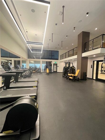 Building Photo - 225 N Miami Ave