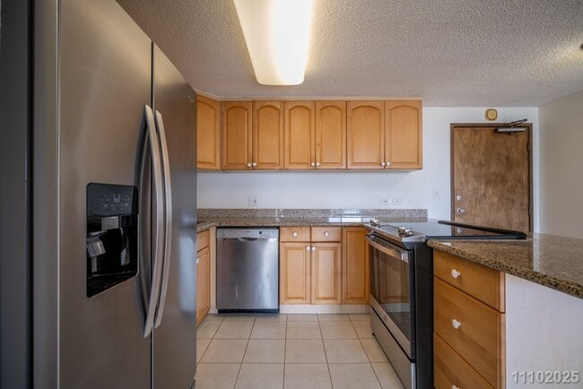 Building Photo - Move-In Ready & Conveniently Located 2BR / 1BA / 1PKG PARKSIDE TOWER – MCCULLY