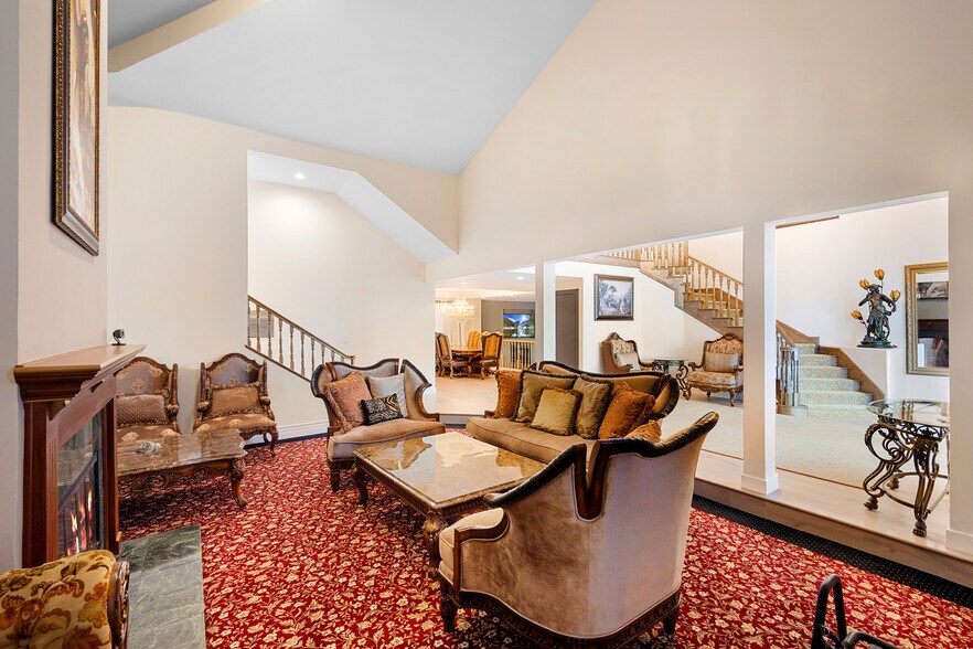 Building Photo - 3331 Oakmont View Dr