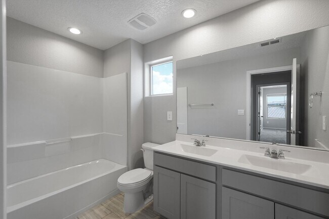Building Photo - 3205 Tazanita Lp SE