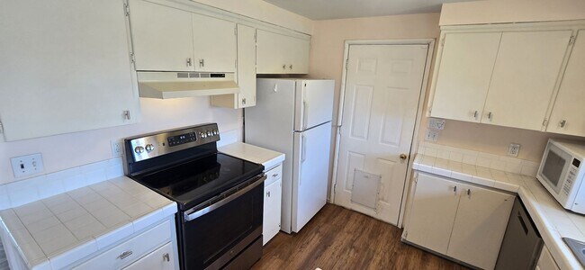 Building Photo - Spacious 3 Bedroom Home in North Corvallis