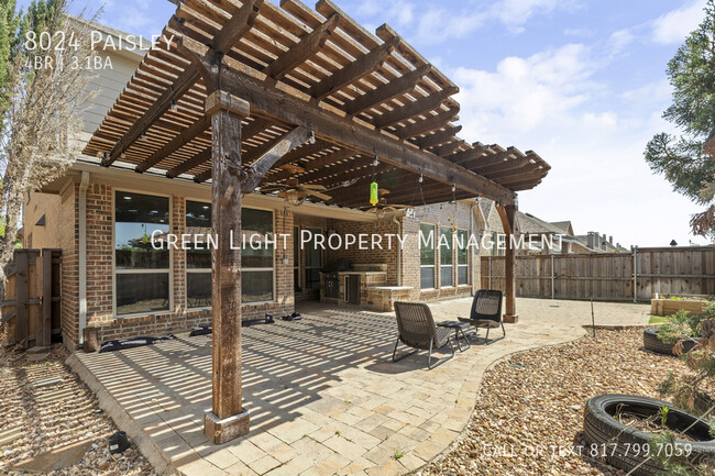 Building Photo - 8024 Paisley-