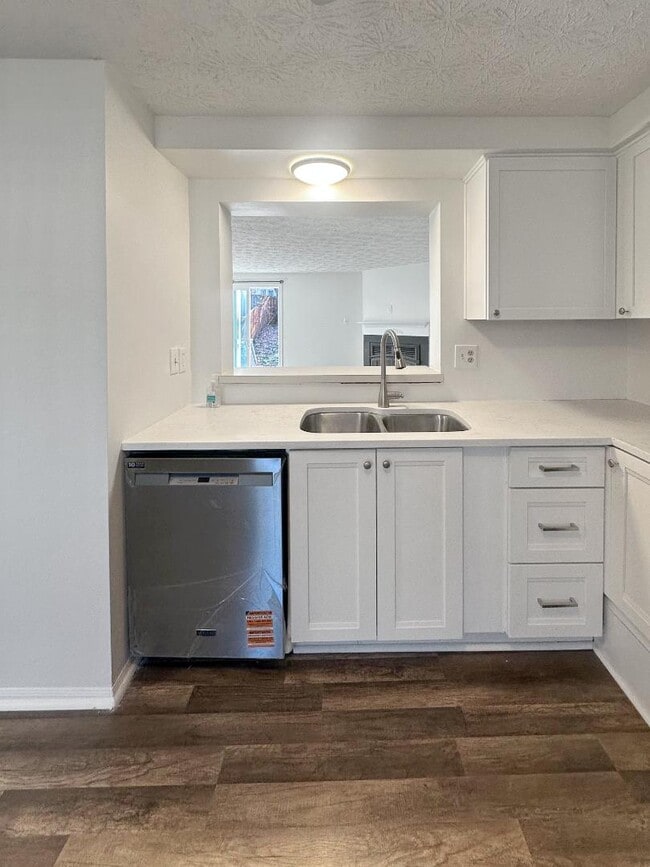 Building Photo - 563 Melissa Ct