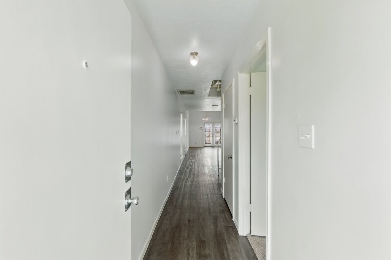 Building Photo - 2079 Country Village Blvd