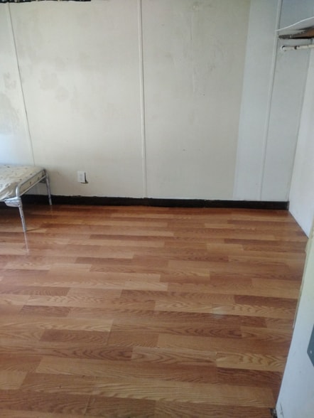 Building Photo - 121 S Pine St