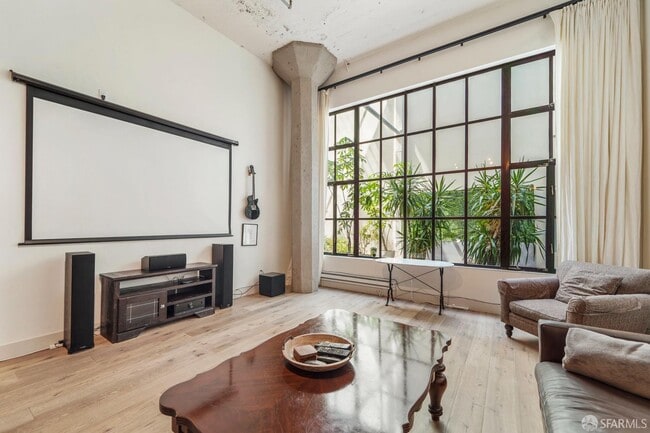 Building Photo - 601 4th St