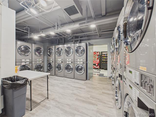 Building Photo - 3100 E Cherry Creek S Dr