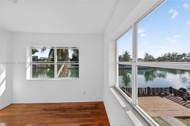 Building Photo - 160 S Shore Dr