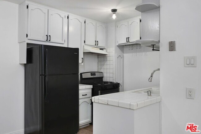 Building Photo - 4431 Don Ricardo Dr