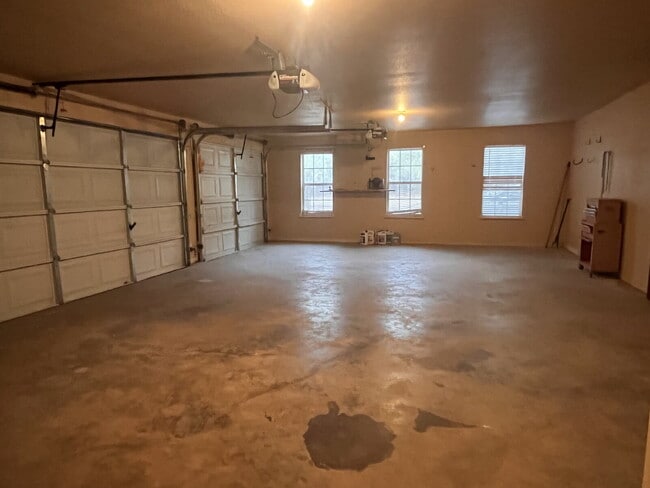 Building Photo - Gated Entry 5 bedroom, 3.5 Bath Home on 16+ Acres in Cleburne - Bring your horses and cattle!