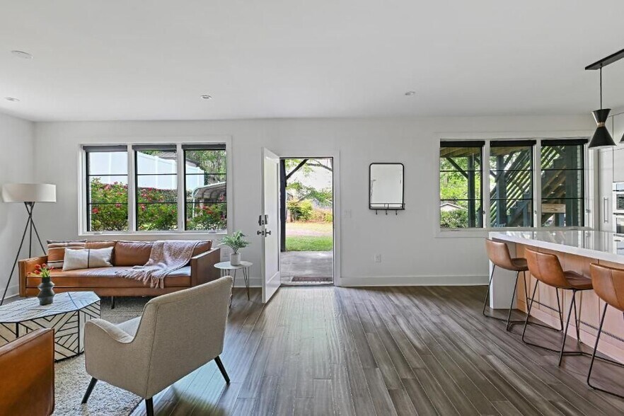 Building Photo - 634 Bonaventure Ave NE