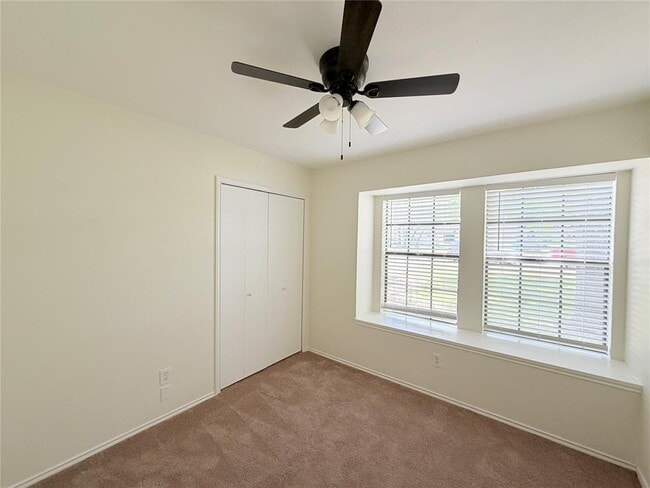 Building Photo - 1703 Hatch Rd