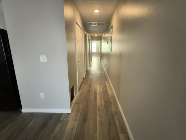 Building Photo - 1007 N Quincy Ave