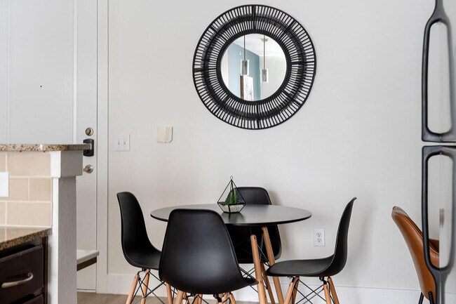 Building Photo - 13005 Meandering Way