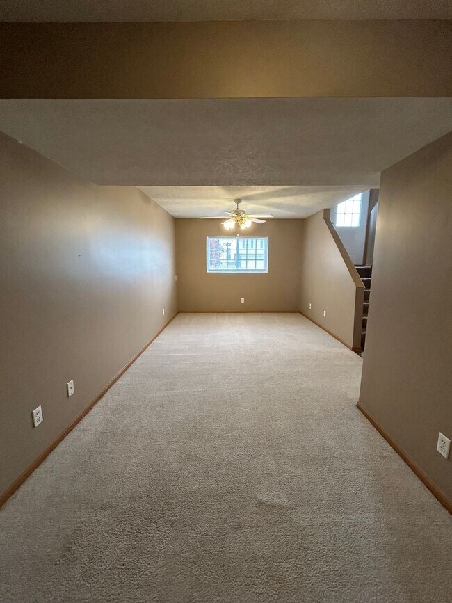 Building Photo - Spacious Millard Living with a Backyard You’ll Love