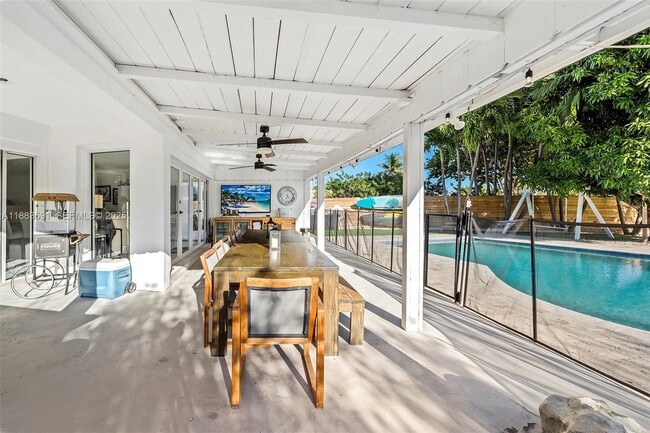 Building Photo - 840 S Shore Dr