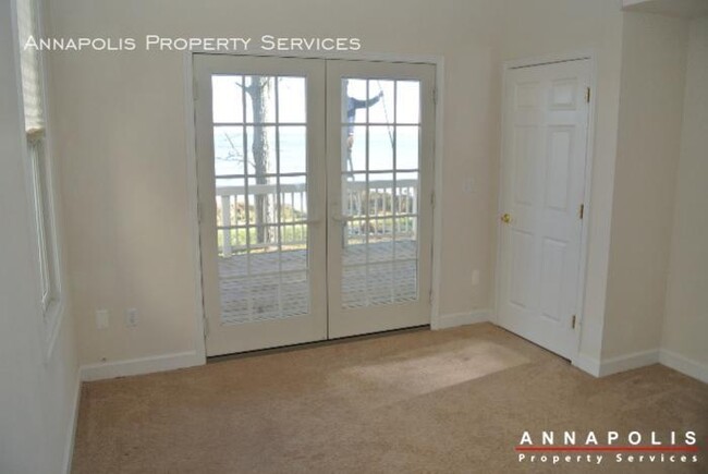 Building Photo - 7025 bay front drive