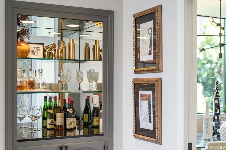 Upper level dry bar - 2920 Buchanan St