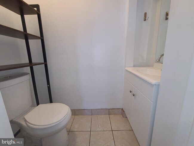 Building Photo - 1401 Alcott St