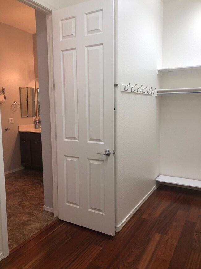 Building Photo - 4 Bedroom 2 Bath in Granville