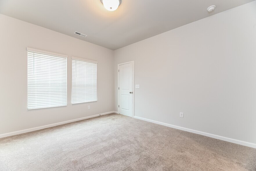 Building Photo - 7291 Bellacroft Dr