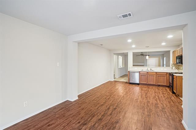 Building Photo - 9120 Sun Haven Way