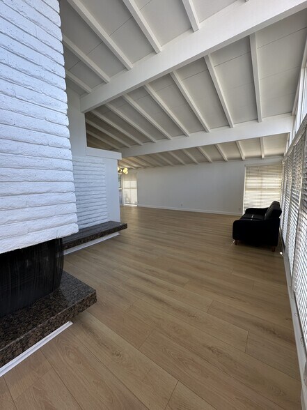 Building Photo - 326 Las Riendas Dr