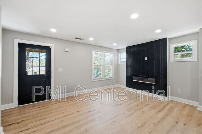 Building Photo - 562 Gary Rd NW