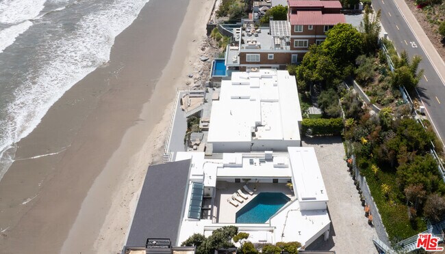 Building Photo - 31388 Broad Beach Rd
