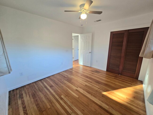 Building Photo - Calm Surrounds This Beautiful Cabin Home